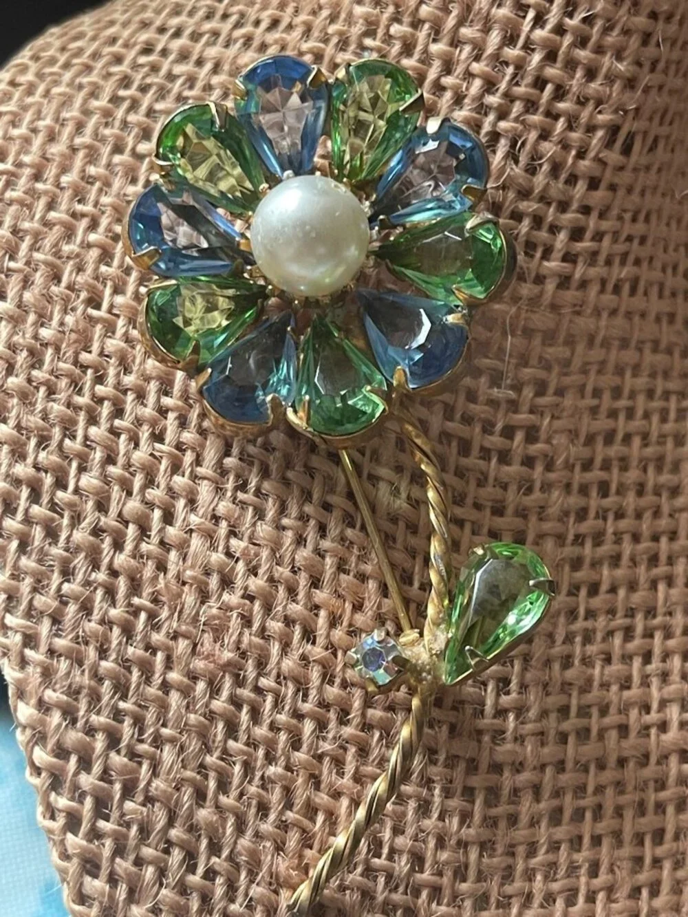 Vintage Gold-Tone Flower Brooch With Pearl Center & Blue-Green Glass Petals Flor